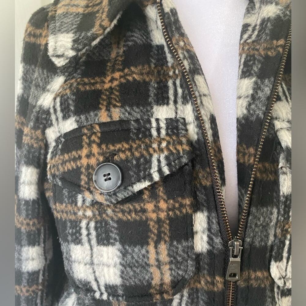 AVEC LES FILLES plaid jacket size medium. - Picture 3 of 14